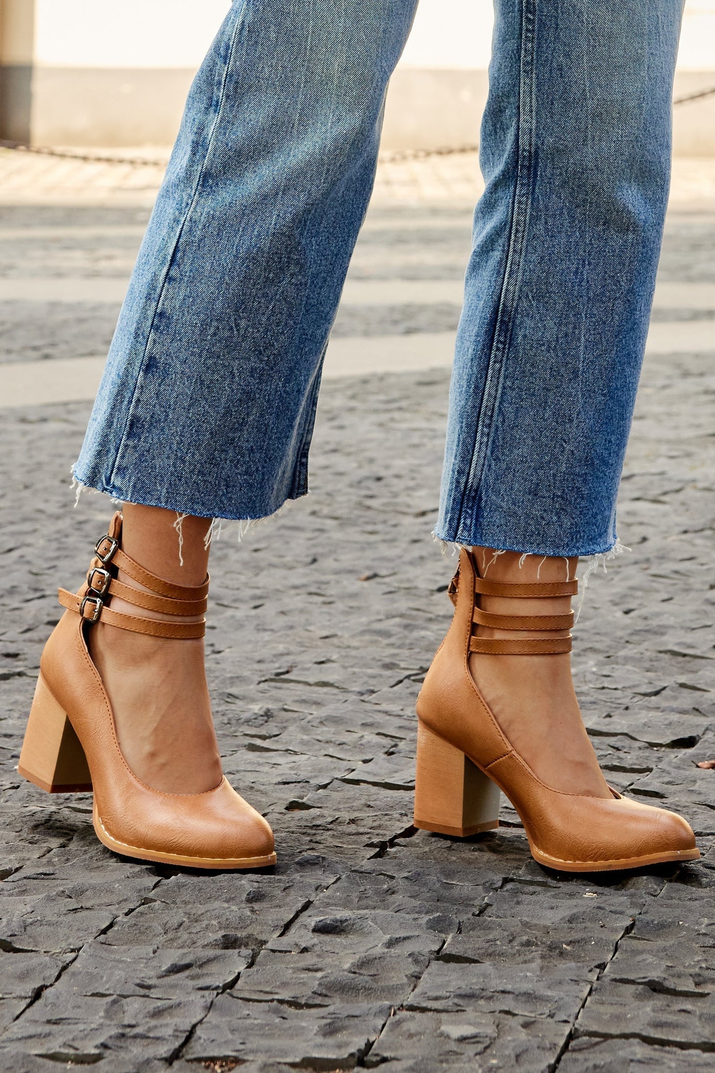Allegra™ | Sandals with Ankle Strap and Chunky Heel