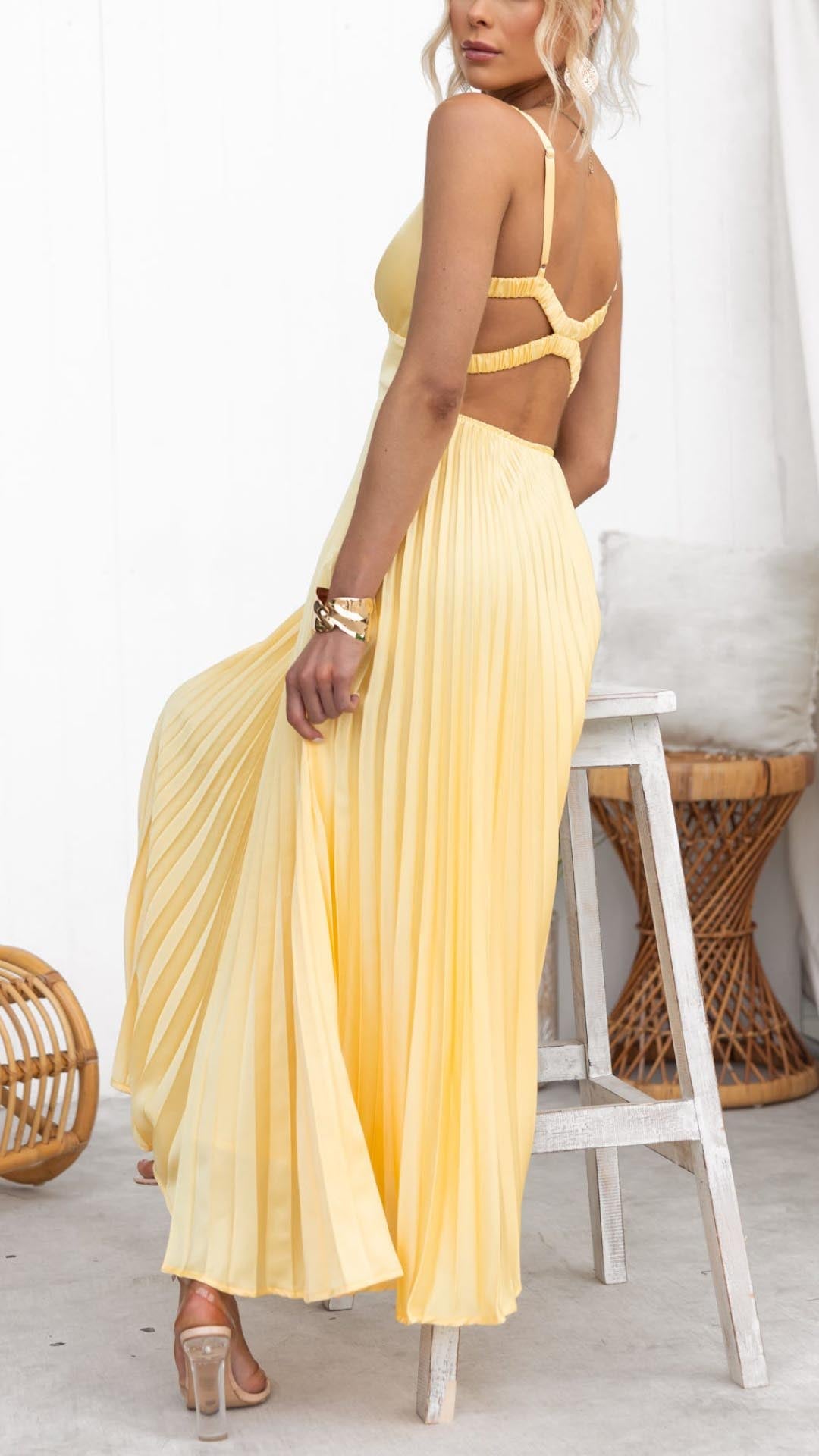 Jacoba - Yellow Pleated V-Neck Maxi Dress