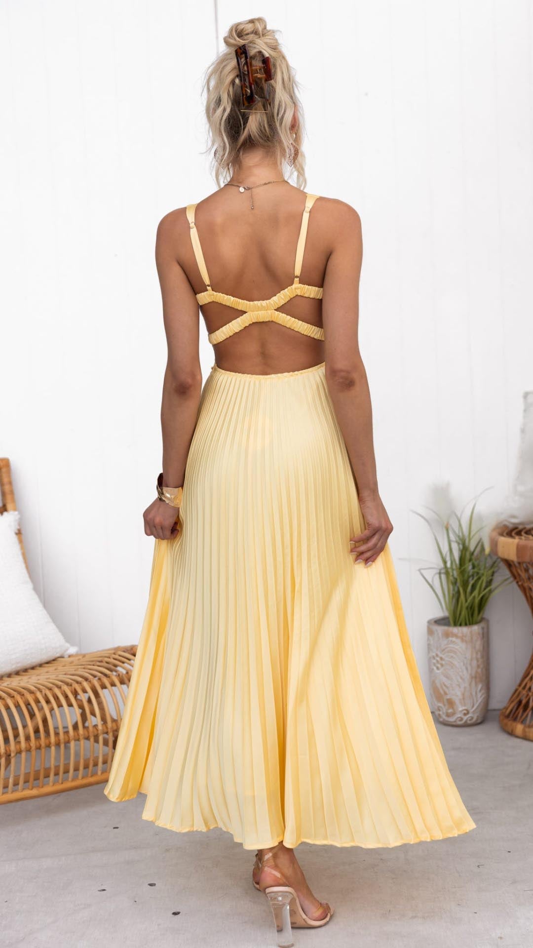 Jacoba - Yellow Pleated V-Neck Maxi Dress