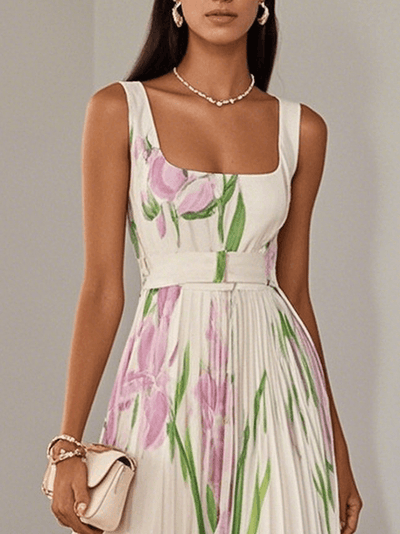 Alivienne – White Floral Pleated Chiffon Maxi Dress